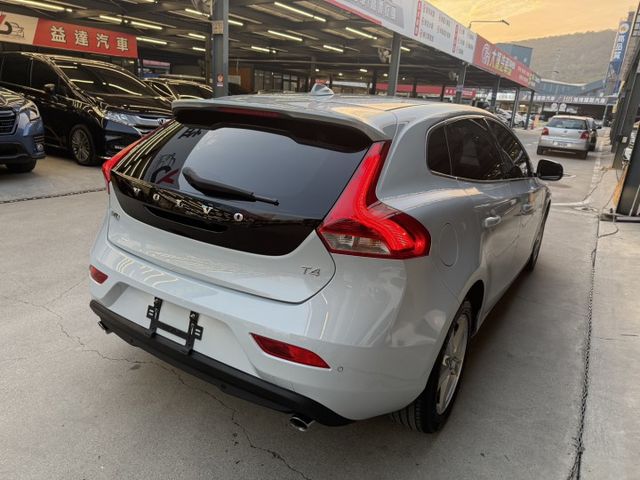 永承嚴選一手女用車僅跑7.9萬公里認證車哩程保證全額袋可參考要買要快  第4張相片