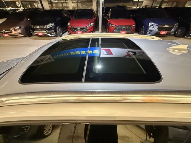 永承嚴選時尚休旅車配備齊全YES認證車全景大天窗少跑公里數保證全額貸可參考  第8張相片