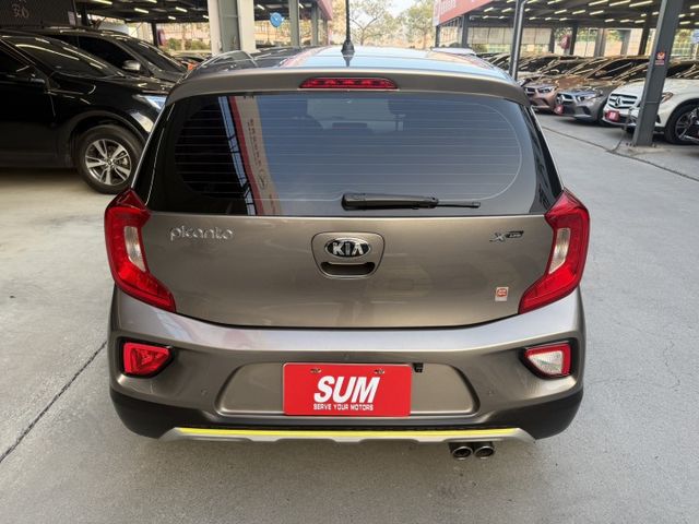 永承嚴選時尚熱門小轎車一手原鈑認證車好開省油都會通勤休閒的好幫手全額貸可參考  第5張相片