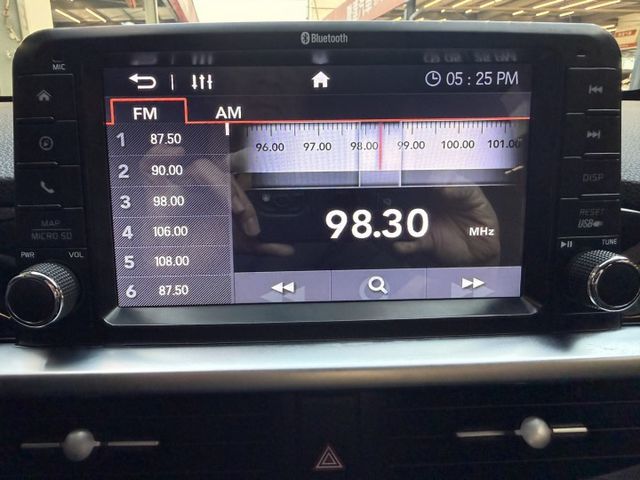 永承嚴選時尚熱門小轎車一手原鈑認證車好開省油都會通勤休閒的好幫手全額貸可參考  第13張相片