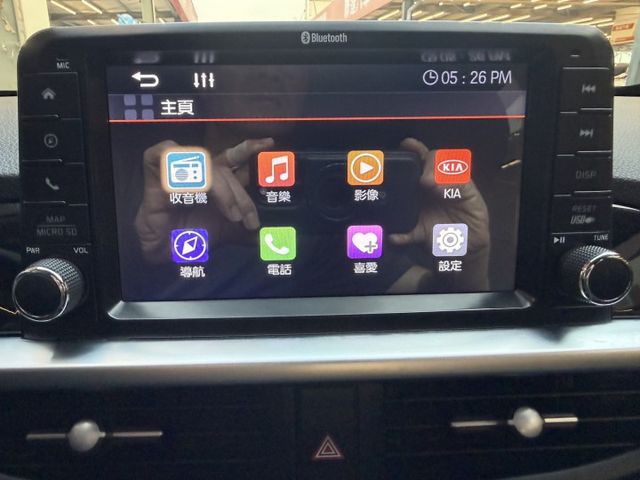 永承嚴選時尚熱門小轎車一手原鈑認證車好開省油都會通勤休閒的好幫手全額貸可參考  第14張相片