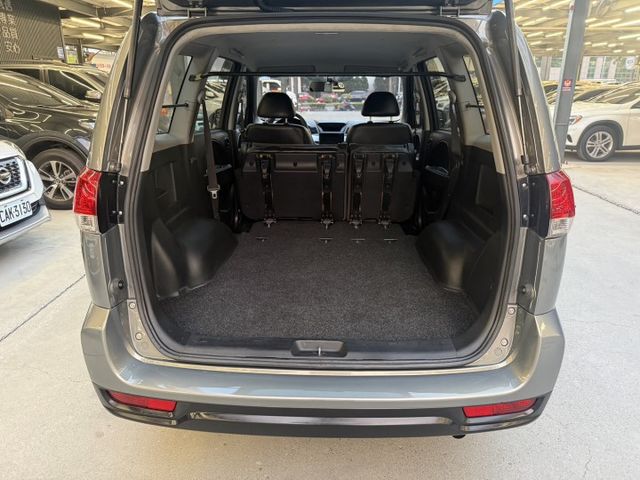 永承嚴選中華商旅冠軍車空間大好運用休閒載物載人的好幫手全額貸可參考  第9張相片