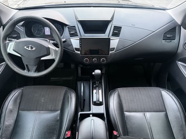 永承嚴選中華商旅冠軍車空間大好運用休閒載物載人的好幫手全額貸可參考  第11張相片