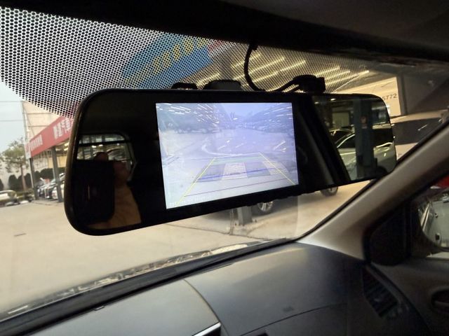 永承嚴選中華商旅冠軍車空間大好運用休閒載物載人的好幫手全額貸可參考  第12張相片