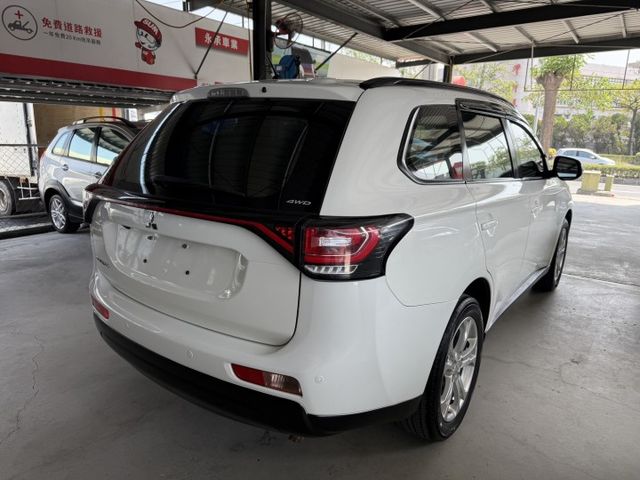 永承嚴選三菱熱門休旅車超大空間舒適好開露營休閒4WD是你上山下海的好幫手可全額貸  第4張相片