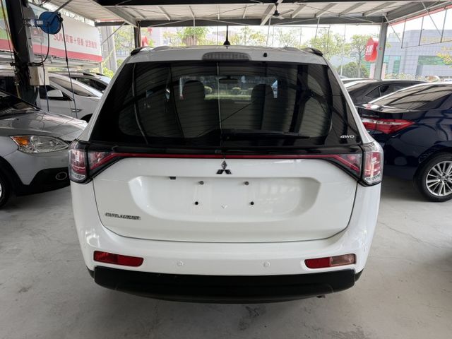 永承嚴選三菱熱門休旅車超大空間舒適好開露營休閒4WD是你上山下海的好幫手可全額貸  第5張相片