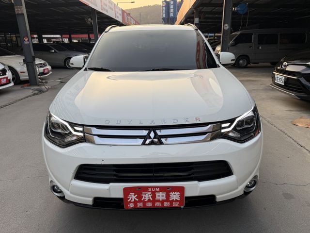 永承嚴選氣派超大空間5+2人座ACC跟車系統跑少贈送全新安卓機原鈑認證車可全額貸  第2張相片