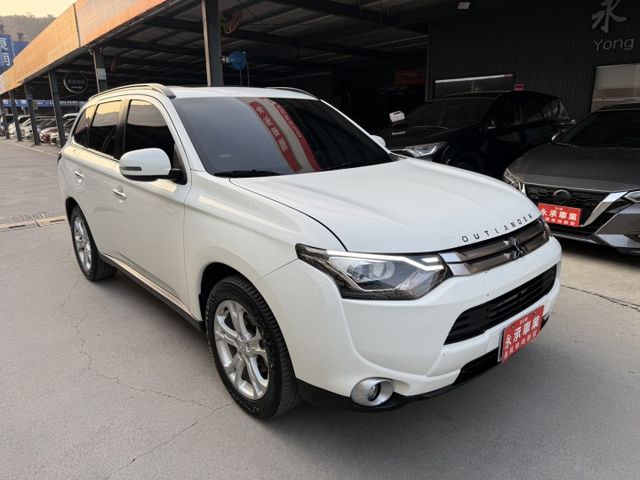 永承嚴選氣派超大空間5+2人座ACC跟車系統跑少贈送全新安卓機原鈑認證車可全額貸  第3張相片