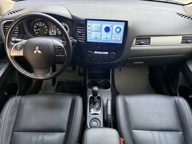 永承嚴選氣派超大空間5+2人座ACC跟車系統跑少贈送全新安卓機原鈑認證車可全額貸  第13張相片