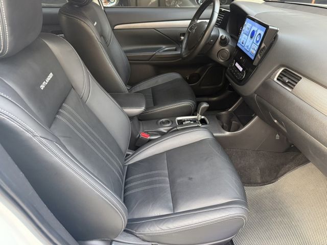 永承嚴選氣派超大空間5+2人座ACC跟車系統跑少贈送全新安卓機原鈑認證車可全額貸  第18張相片