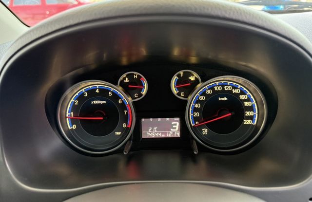 永承嚴選鈴木經典熱門轎旅車跑少原鈑件好開車況非常漂亮全額貸可參考要買要快  第12張相片