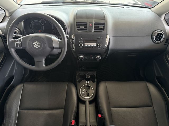 永承嚴選鈴木經典熱門轎旅車跑少原鈑件好開車況非常漂亮全額貸可參考要買要快  第14張相片