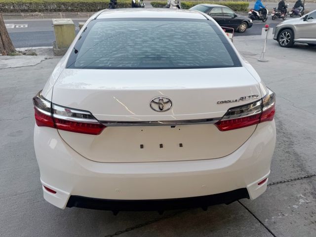 永承嚴選國民神車小改款原鈑認證車加裝空力套件原廠升級影音精裝版全額貸可參考  第5張相片