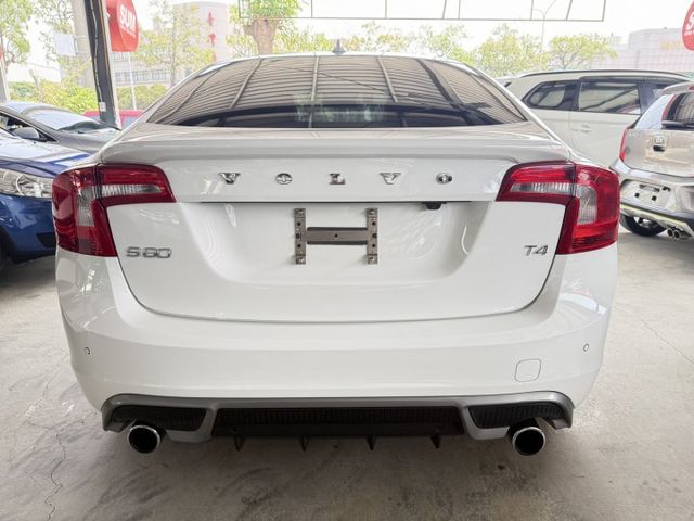 永承嚴選S60渦輪增壓原廠R-DESIGN旗艦版空力套件原鈑認證車全額貸可參考  第5張相片