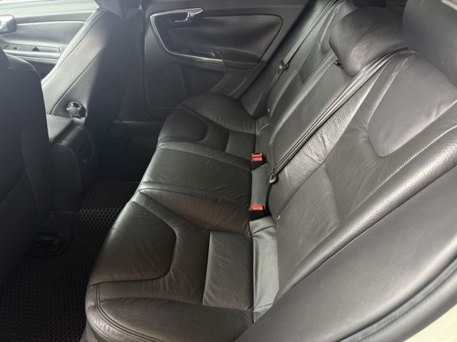 永承嚴選S60渦輪增壓原廠R-DESIGN旗艦版空力套件原鈑認證車全額貸可參考  第17張相片