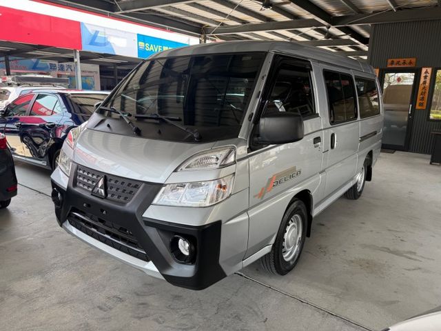 永承嚴選自排商用載人載物不二車選僅跑約4.3萬公里全車原鈑件要買要快全額貸可參考  第1張相片