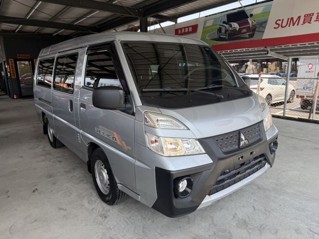 永承嚴選自排商用載人載物不二車選僅跑約4.3萬公里全車原鈑件要買要快全額貸可參考  第3張相片