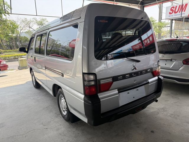 永承嚴選自排商用載人載物不二車選僅跑約4.3萬公里全車原鈑件要買要快全額貸可參考  第6張相片