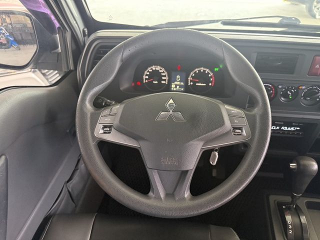 永承嚴選自排商用載人載物不二車選僅跑約4.3萬公里全車原鈑件要買要快全額貸可參考  第12張相片