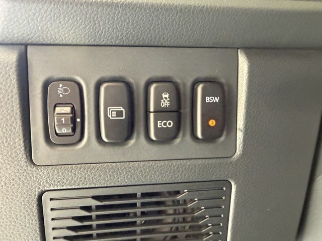 永承嚴選自排商用載人載物不二車選僅跑約4.3萬公里全車原鈑件要買要快全額貸可參考  第16張相片