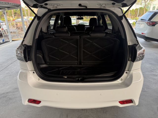 永承嚴選國民神車7人座空間大好運用頂級尊爵版原鈑認證車美況佳要買要快全額貸可參考  第7張相片