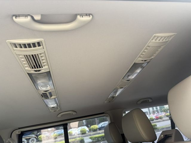 永承嚴選熱門8人座雙開中門柴油雙渦輪引擎180匹馬力Yes認證車全額貸可參考  第16張相片