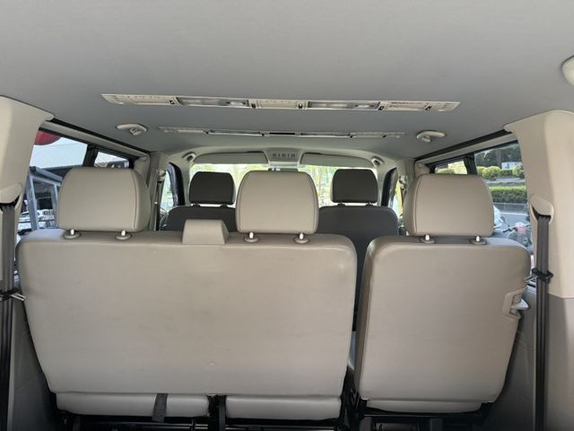 永承嚴選熱門8人座雙開中門柴油雙渦輪引擎180匹馬力Yes認證車全額貸可參考  第18張相片