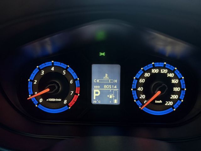 永承嚴選都會時尚車大空間超省油通勤休閒的好幫手原鈑認證車全額貸可參考要買要快  第10張相片