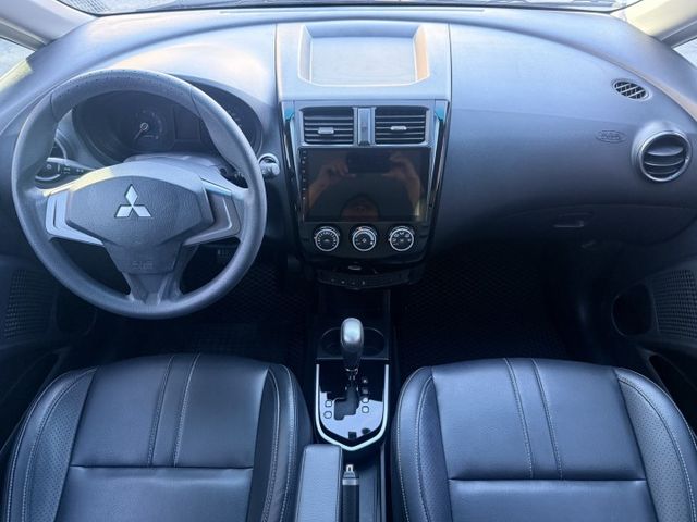 永承嚴選一手女用車原鈑認證車免鑰匙啟動電折後視鏡恆溫電動尾門影音安卓機可全額貸款  第12張相片