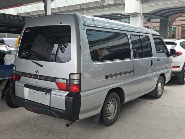 /8人座/自排!廂型車/原廠保養/原鈑件/認證車/  第2張相片