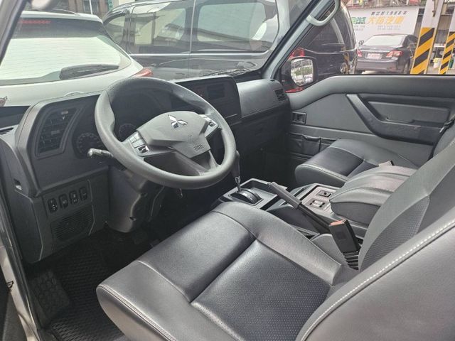 /8人座/自排!廂型車/原廠保養/原鈑件/認證車/  第10張相片