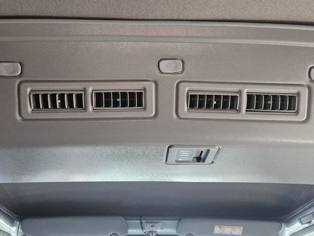 /8人座/自排!廂型車/原廠保養/原鈑件/認證車/  第11張相片