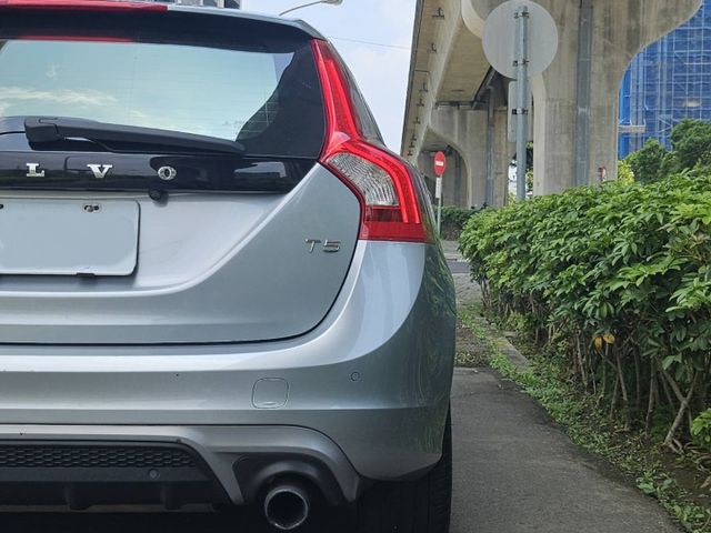 /旅行車/自動跟車/低里程/T5 R-Design運動版/黑天蓬  第4張相片