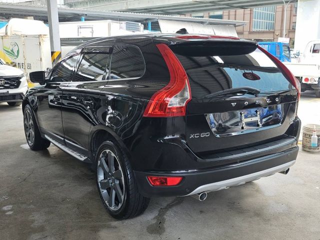 /ACC自動跟車/全景天窗/電尾門/低里程/D5 AWD  第2張相片