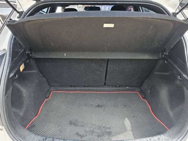 YARIS  第6張相片