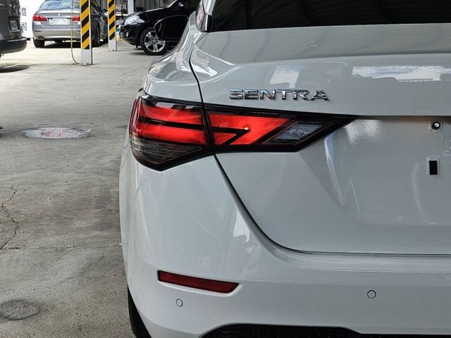 /低里程/新車保固中/原廠保養/旗艦款  第3張相片