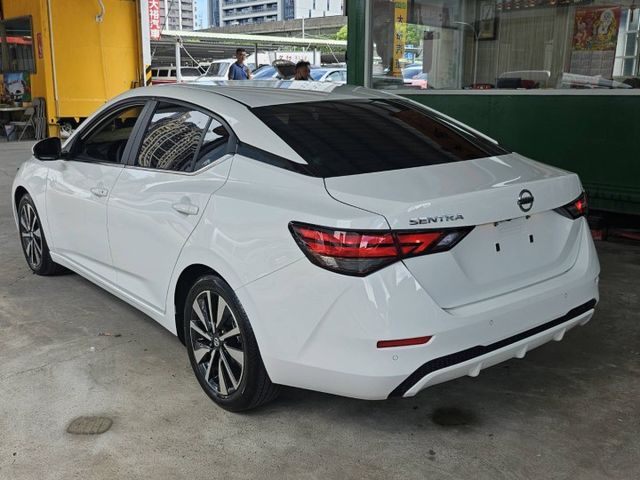 /低里程/新車保固中/原廠保養/旗艦款  第18張相片
