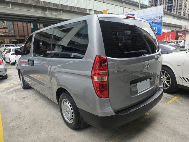 /第三排滑軌/安卓音響/低里程/9人座休旅車/  第2張相片