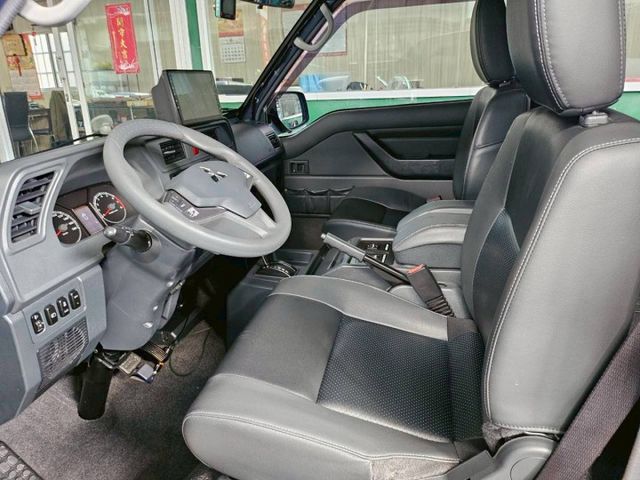 /8人座/自排廂型車/安卓音響/360環景/低里程/原廠保養/原鈑件  第12張相片