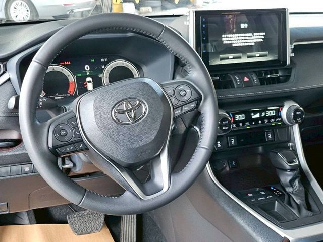 /小改款/數位儀表/盲點/全速域自動跟車  第10張相片