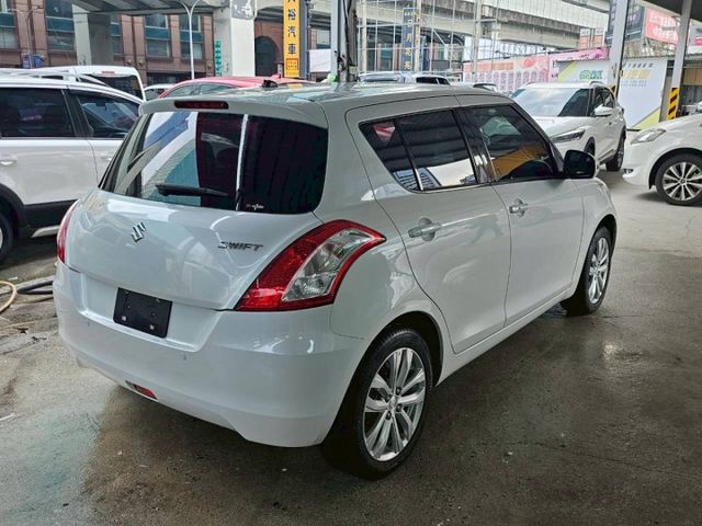 /摸門/按鍵啟動/低里程/5門掀背小車/定速/可愛流線外觀  第2張相片