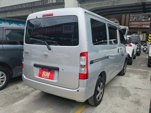 /頂級版/多合一音響/倒車顯示/僅跑5千多公里/原鈑件/自排廂型車  第2張相片