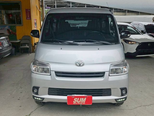 /頂級版/多合一音響/倒車顯示/僅跑5千多公里/原鈑件/自排廂型車  第3張相片