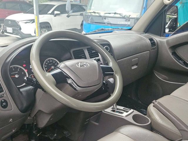 /舒適座椅/空間大/自排貨車/可全額貸款  第7張相片