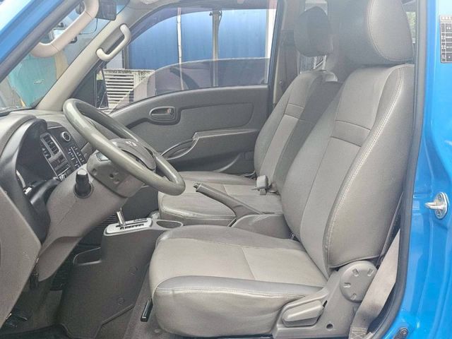 /舒適座椅/空間大/自排貨車/可全額貸款  第8張相片