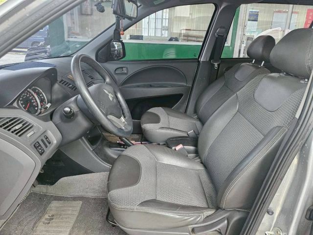 /超低里程僅跑7萬/內外漂亮/車泊可參考/自排廂型車  第7張相片