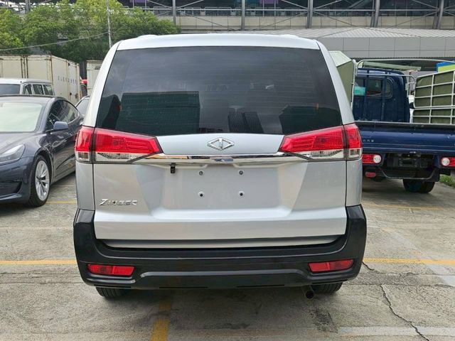 /客貨兩用廂型車/低里程/僅跑3萬多公里  第4張相片