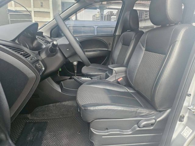 /客貨兩用廂型車/低里程/僅跑3萬多公里  第8張相片