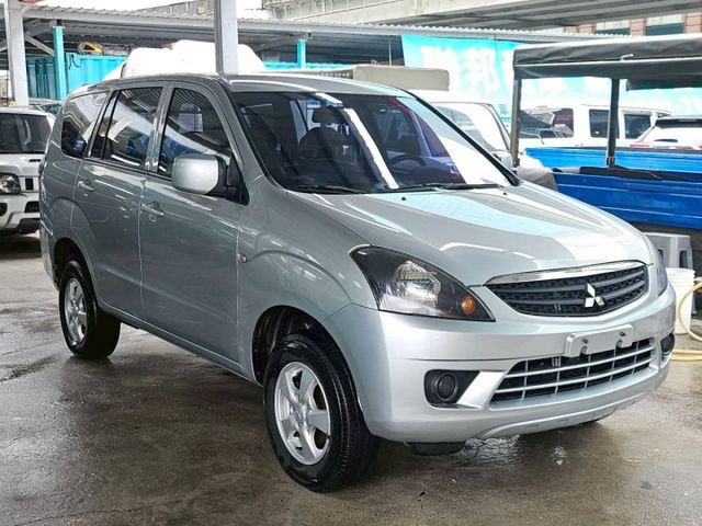 /超低里程僅跑7萬/內外漂亮/車泊可參考/自排廂型車  第3張相片