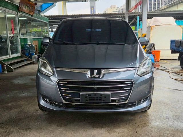 /7人座休旅車/旗艦款/僅跑9萬/三螢幕  第4張相片